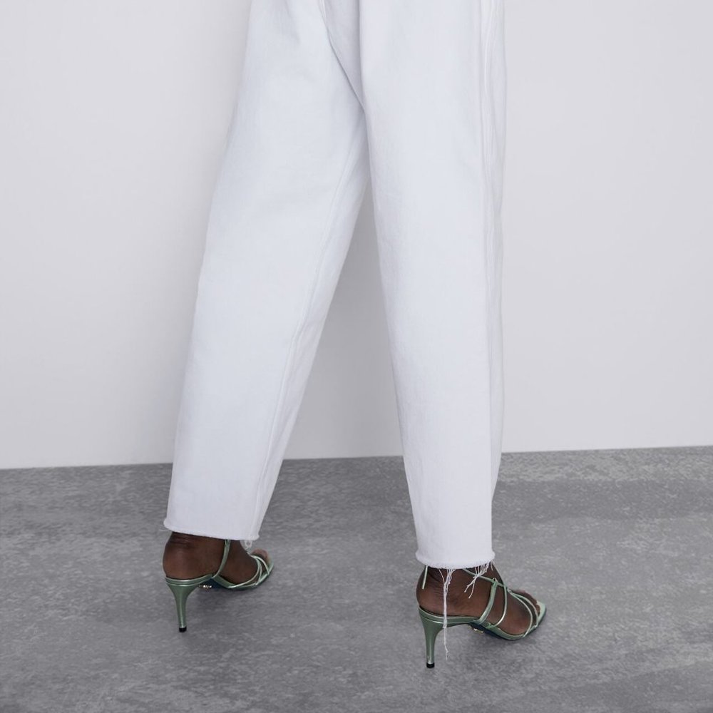 Zara High Rise Cropped Jeans - Picture 6 of 7